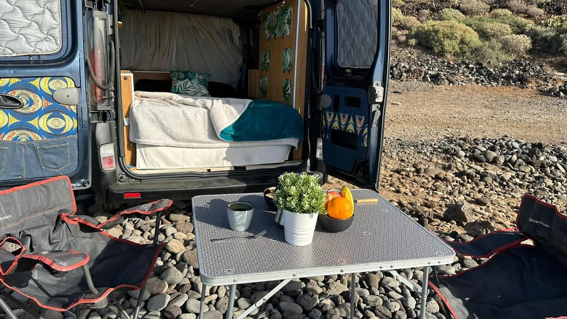 Hotel Camper Van The Blue Whale Los Abrigos Hiszpania